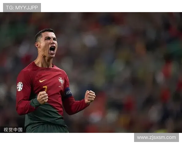 C罗庆祝葡萄牙足协112周年分享三次捧杯照